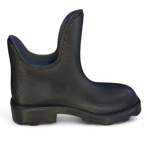 Burberry Shoes - Burberry Women's Ray Rubber Ankle Boots sz 37 EU. NEW IN BOX